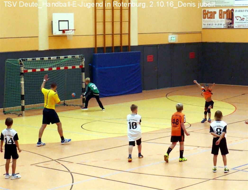Web TSV Deute Handball E Jugend in Rotenburg 2.10.16 Denis jubelt