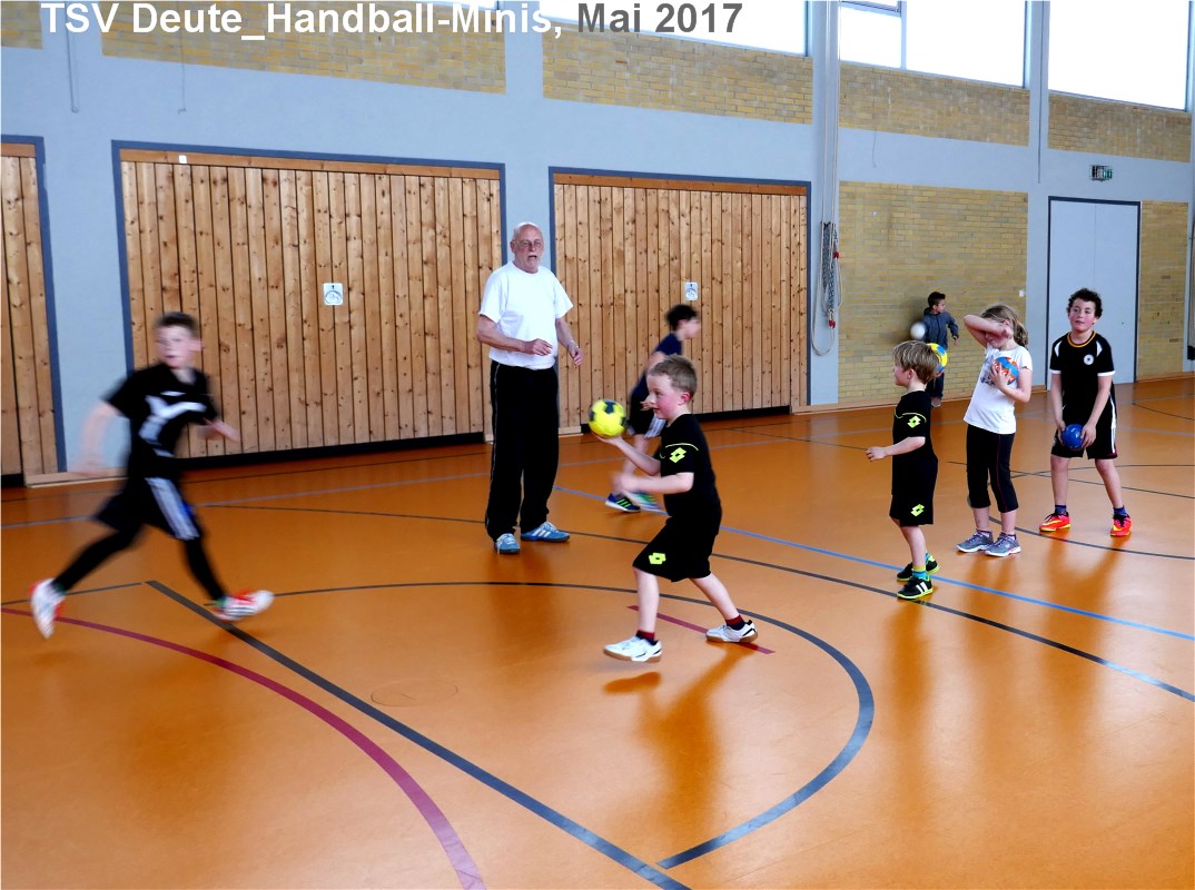 Web P1030111 TSV Deute Handball Minis beim Training